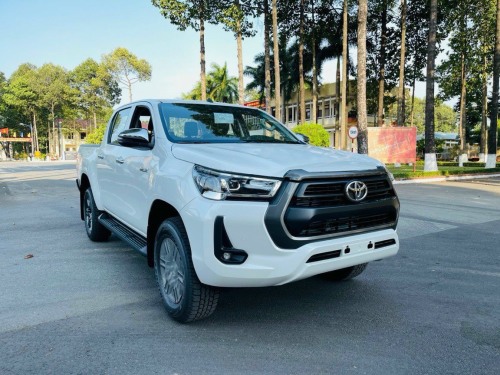 Toyota Hilux 2.4E