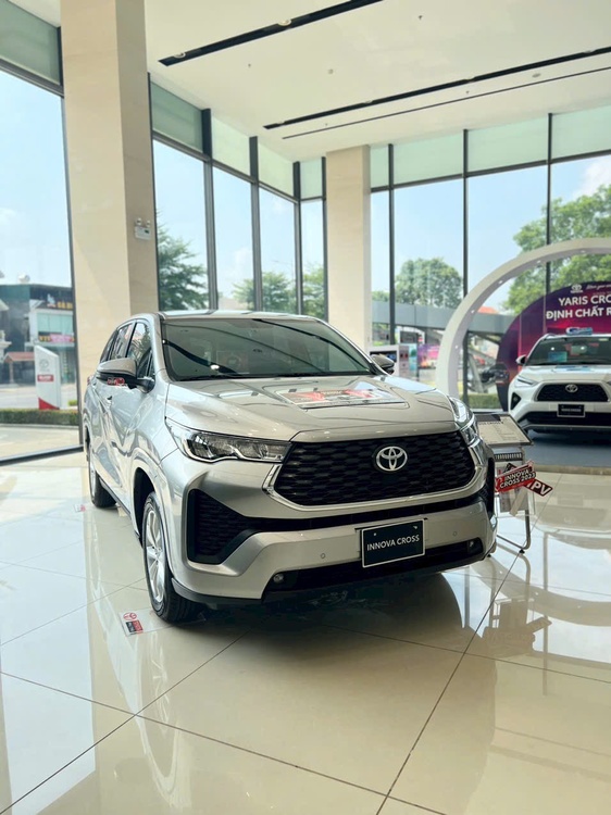 Toyota Innova 2.0